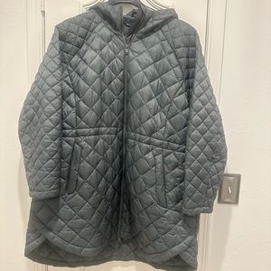 Athleta long whisper trench puffer in whispered silver.